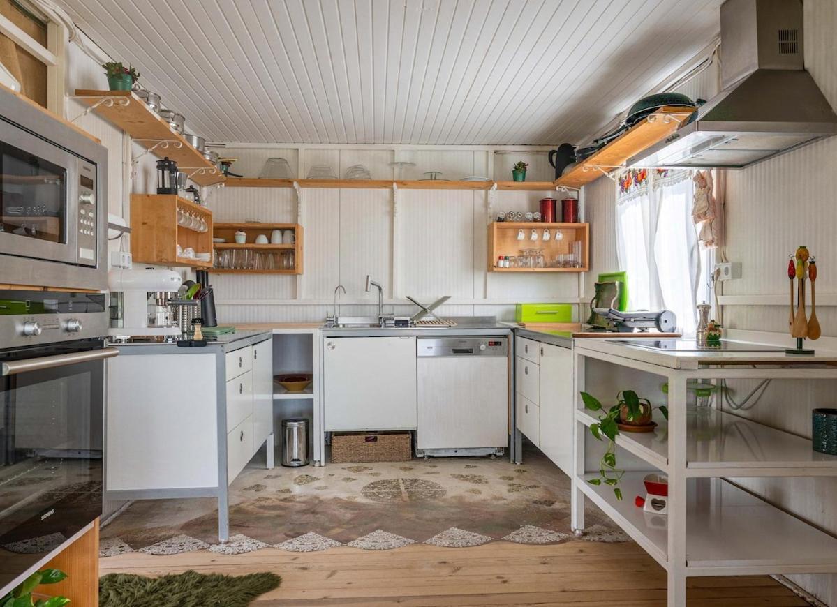 Teos Retreat Houses-passiflora *
