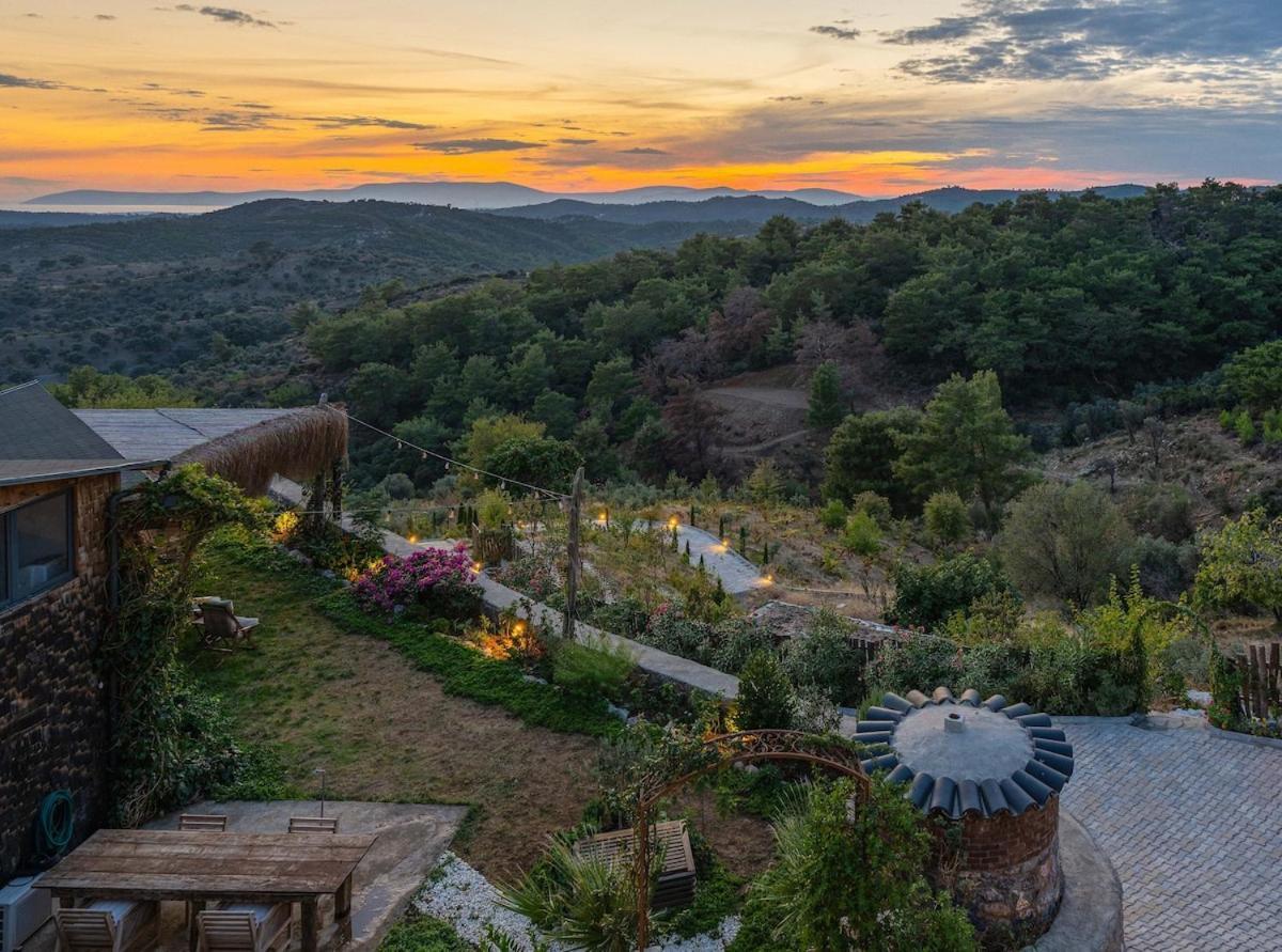 Teos Retreat Houses-passiflora *